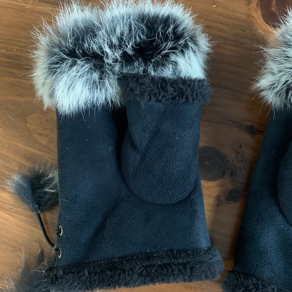 JAZZED UP Fingerless Gloves, Black with Faux Rabbit Fur, One size- adjustable. - Picture 6 of 9
